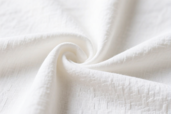 Bleached cotton broadcloth fabric over 100 g_m²