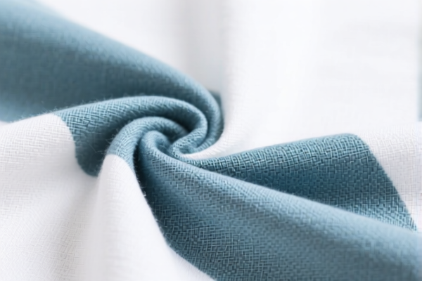 Lightweight cotton blended color plain weave fabric